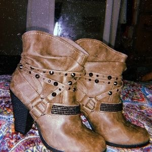 Daisy Fuentes Boots